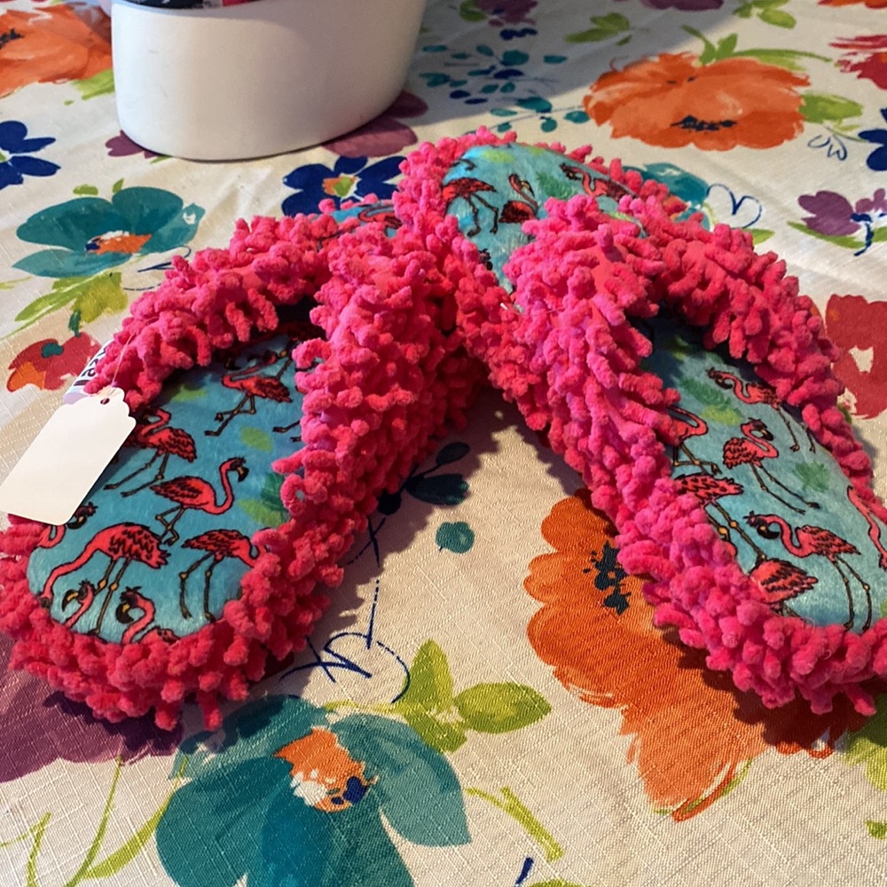 NWTS Lazy One Flamingo Fuzzy Slippers - Picture 3 of 6